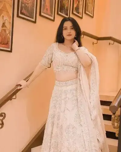 Escort Manendragarh